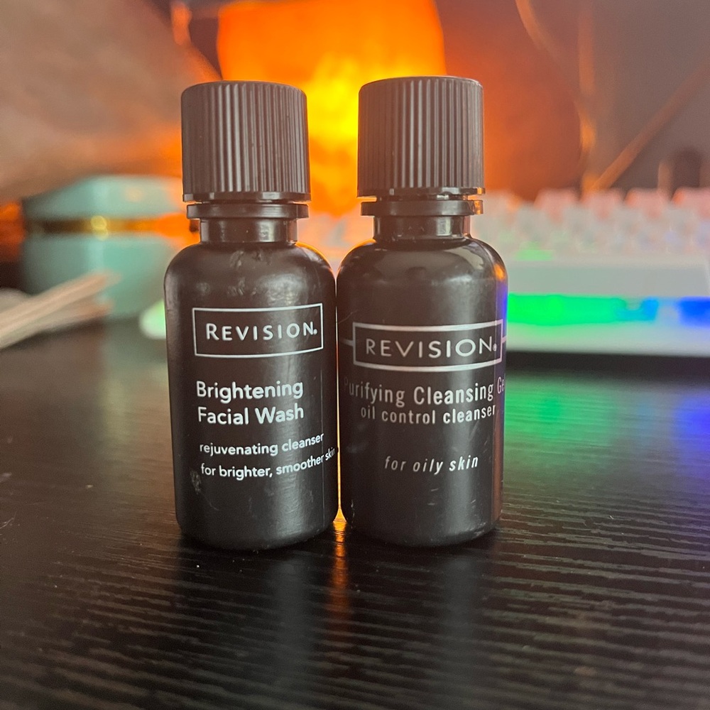 Brightening Facial Wash and Purifying Cleansing Oil Set - Revision